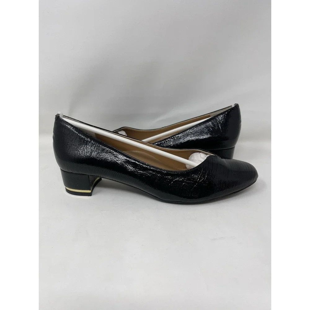 J Renee Women Size 8 Black Closed Toe Heels Lizard Print
